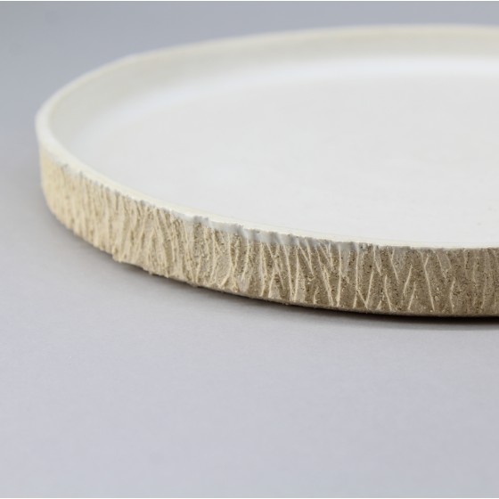 Assiette plate bord droit