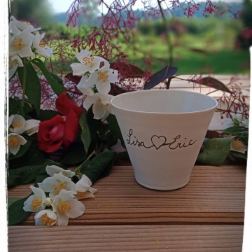 Custom-made wedding tableware