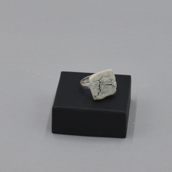 Adjustable porcelain ring Adjustable porcelain ring
